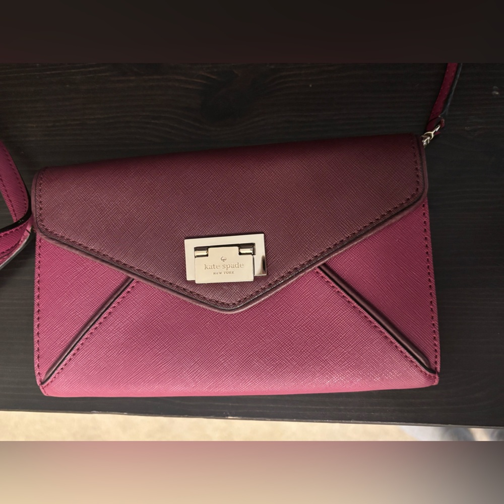 Great Condition! Kate Spade Crossbody Wallet